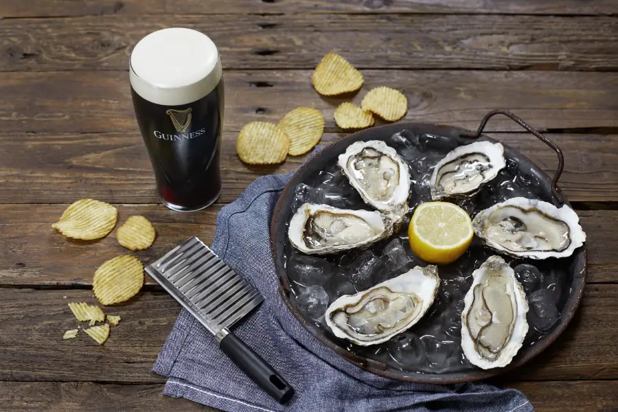pint of guinness oysters crisps