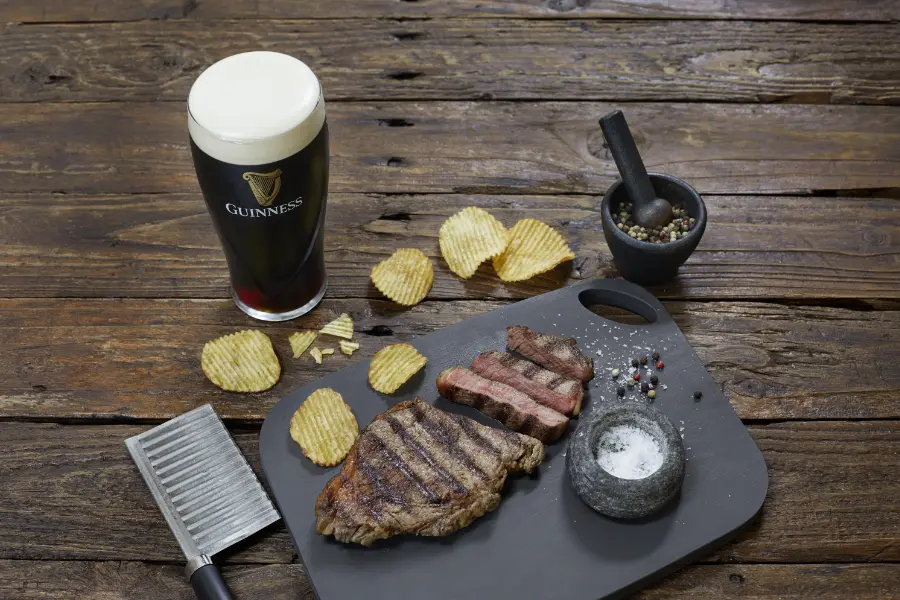 steak crisps with pint of guinness