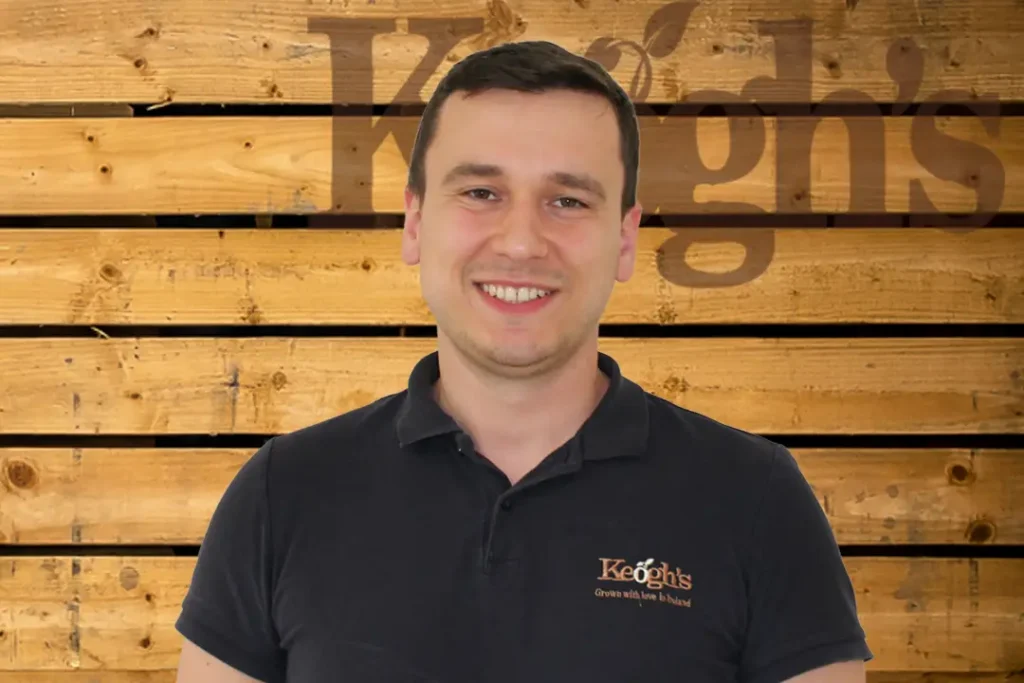 marek with background d